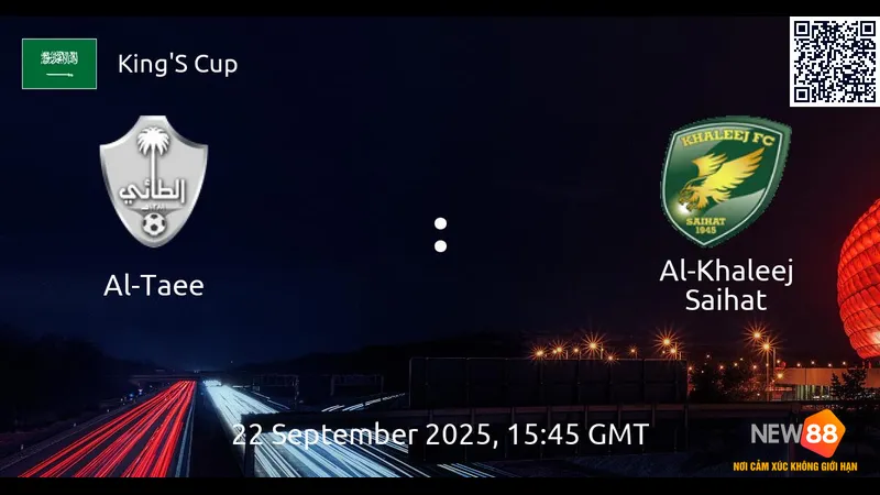 Các cầu thủ Al Taee và Al Khaleej đối đầu quyết liệt trong trận đấu bóng đá Các cầu thủ Al Taee và Al Khaleej đối đầu quyết liệt trong trận đấu bóng đá